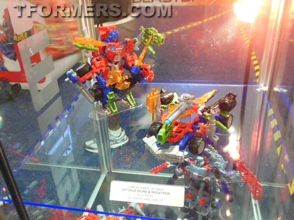 Transformers=botcon 2013 Generatations Prime Paltinum  (306 of 424)